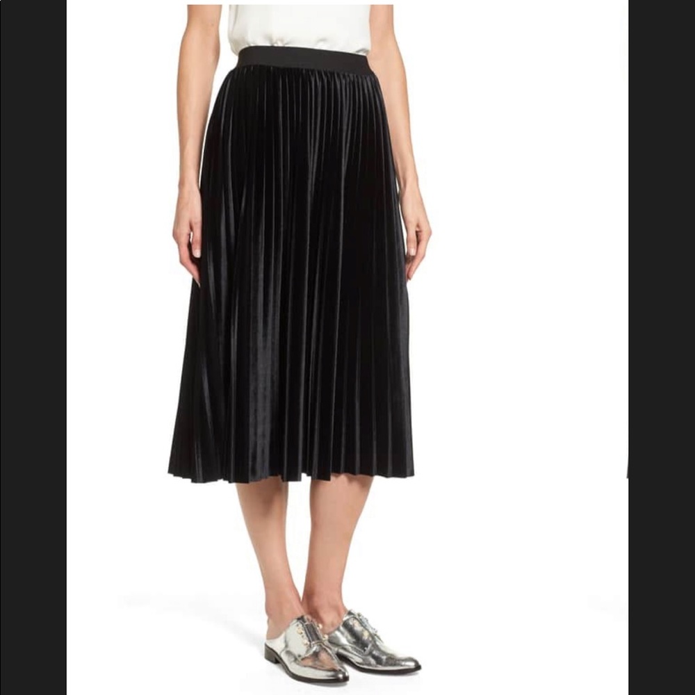 Sugarlips Black Velvet Midi Skirt